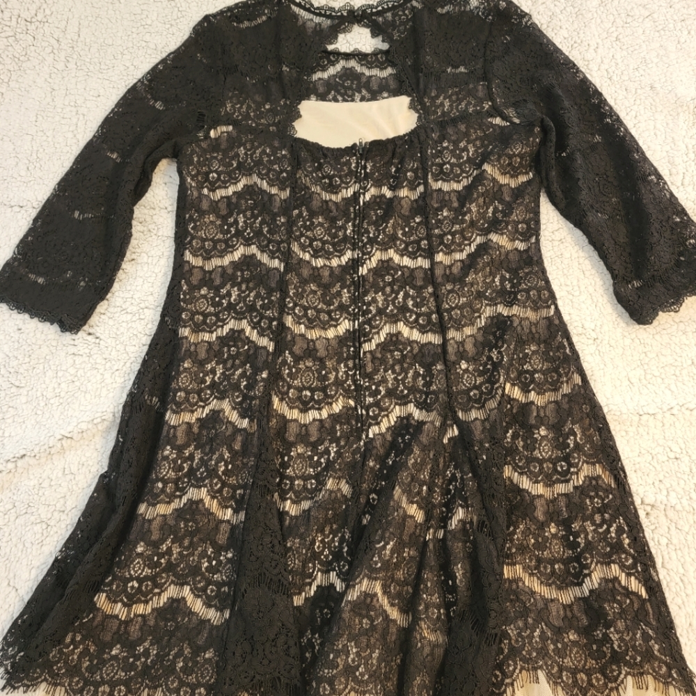 Dress - Picture 2 of 15